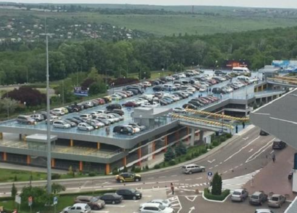 Prețul parcării la Aeroport s-a dublat. Internauții se revoltă